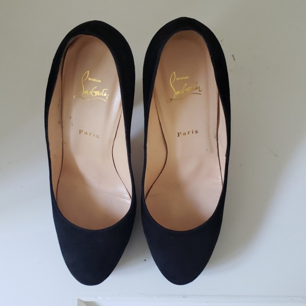 EUC Christian Louboutin Black Suede Pumps - Picture 4 of 8